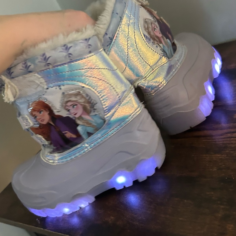 Frozen Kids Light-Up Boots - Silver and Purple